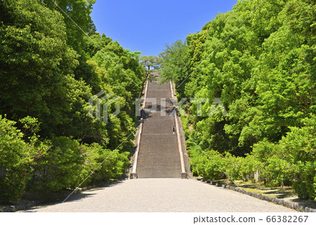 通往伏見桃山墓的明治天皇台階（京都府京都市伏見區） 66382267