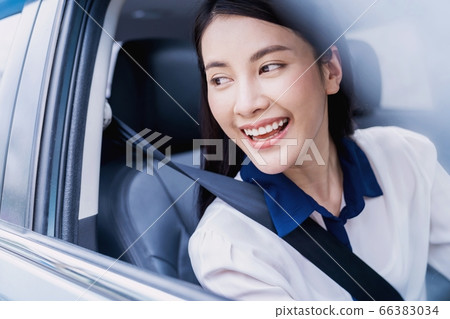 美麗的女人車汽車駕駛人素材 美麗的女人車汽車駕駛人素材 66383034