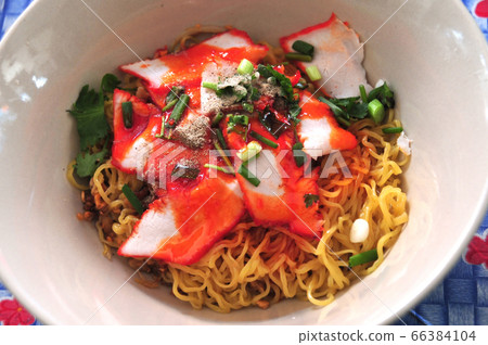 Egg noodle with red roast pork Egg noodle with red roast pork 66384104