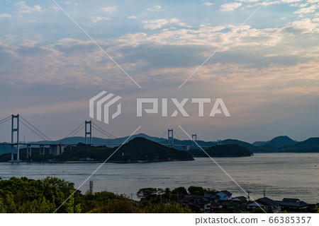 (瀨戶內島廣海道)黎明時分的鹿島海峽 (瀨戶內島廣海道)黎明時分的鹿島海峽 66385357