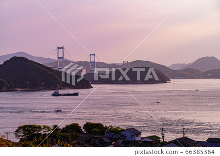(瀨戶內島廣海道)黎明時分的鹿島海峽 (瀨戶內島廣海道)黎明時分的鹿島海峽 66385364