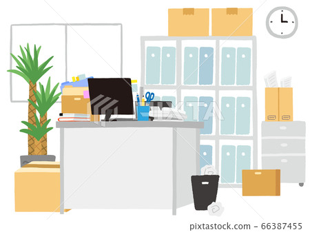 辦公室的桌子周圍有很多東西，很亂 66387455