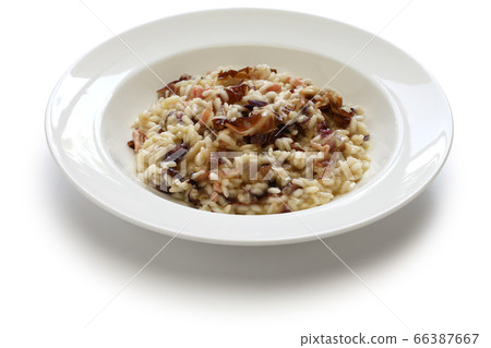 Radicchio risotto Radicchio risotto 66387667
