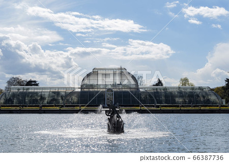 The beautiful Palm House of the Kew Garden The beautiful Palm House of the Kew Garden 66387736