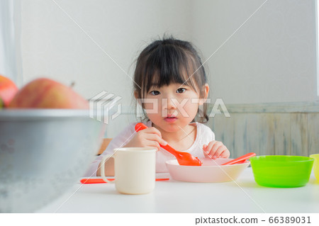 lunch time lunch time 66389031