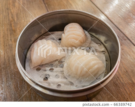 Close up shot of shrimp dumpling 66389742