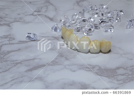 A shining rosy life with shining white teeth A shining rosy life with shining white teeth 66391869