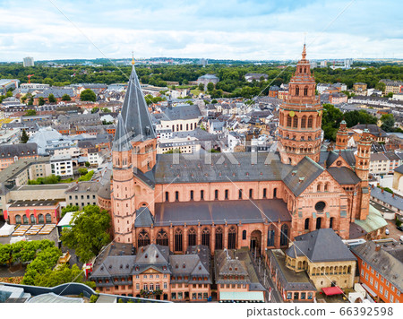 Mainz cathedral aerial view, Germany 66392598