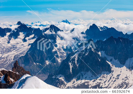 Mont Blanc highest mountain massif Mont Blanc highest mountain massif 66392674