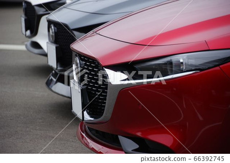 Mazda cars in line with dealers Mazda cars in line with dealers 66392745