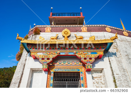 Mahatma Buddha buddhist temple, Rewalsar Mahatma Buddha buddhist temple, Rewalsar 66392908