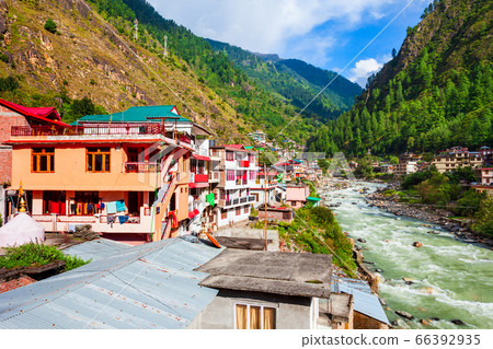Colorful local houses in Manikaran, India 66392935