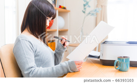 女人確認文件各種文件申請證明申請發票申請簡歷16：9 66393103