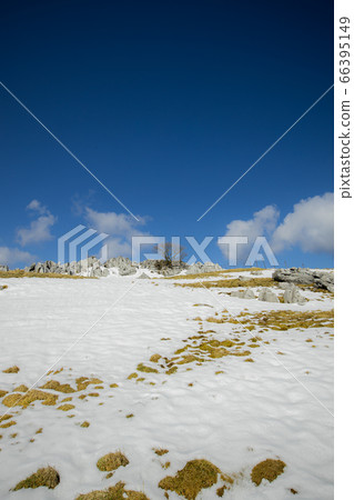 Winter Shikoku Karst (Ehime Prefecture, Kochi Prefecture) 66395149