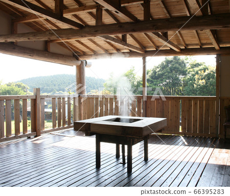 溫泉蒸氣桌露台木屋壁爐 66395283