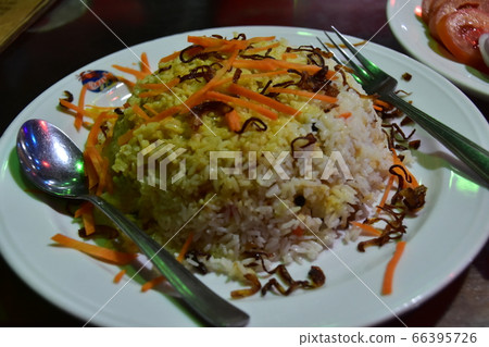 孟加拉國考克斯巴扎爾咖啡廳的Biryani米飯 孟加拉國考克斯巴扎爾咖啡廳的Biryani米飯 66395726