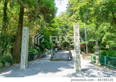 Omaki Shrine 697-3 Ionaga, Chikuzen Town, Asakura District, Fukuoka Prefecture Omaki Shrine 697-3 Ionaga, Chikuzen Town, Asakura District, Fukuoka Prefecture 66396526