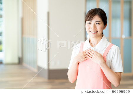 Carer woman hospital helper carer 66396969