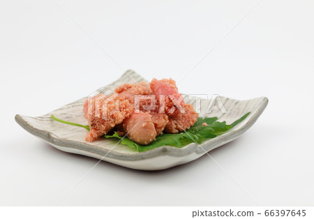 Broiled Tarako (Grilled Tarako) 66397645