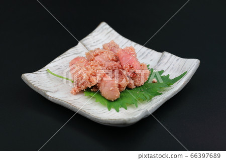 Broiled Tarako (Grilled Tarako) 66397689