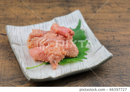 Broiled Tarako (Grilled Tarako) 66397727