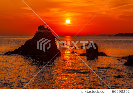 Futamiura Ise Meotoiwa Asahi Morning glow Summer solstice 66398202