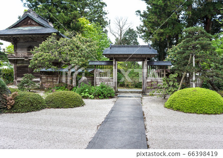 Matsue Castle Kamonji Temple 66398419