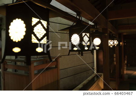 Visit to shrines and temples 66403467