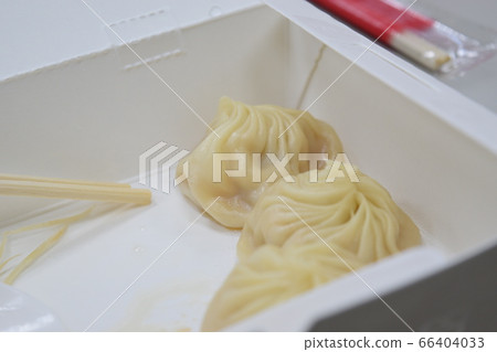 吃了一半的籃子 66404033