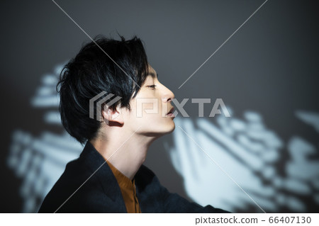 Male portrait 66407130