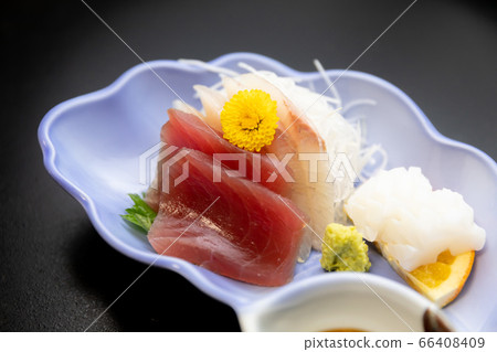 Assorted sashimi 66408409
