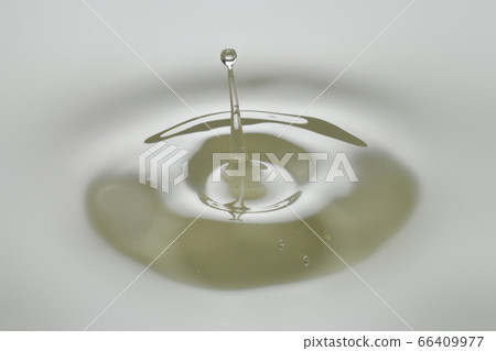 水滴 油 漣漪 66409977