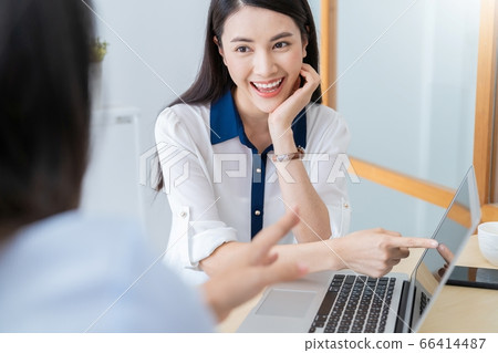 女性上班族,同事,老闆,說明材料,業務場景,人物材料 女性上班族,同事,老闆,說明材料,業務場景,人物材料 66414487