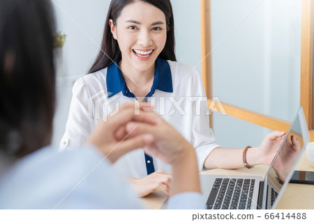 女性上班族,同事,老闆,說明材料,業務場景,人物材料 女性上班族,同事,老闆,說明材料,業務場景,人物材料 66414488