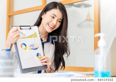 美麗的女人女性上班族微笑辦公室業務場景人素材 66414568