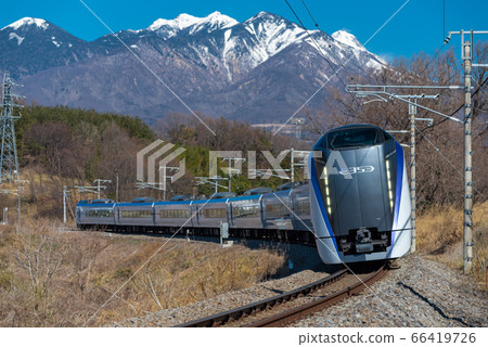 JR東日本E353系列特快Azusa八岳(構圖) JR東日本E353系列特快Azusa八岳(構圖) 66419726