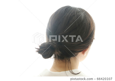 頭髮鬆散，女性後視圖 66420107