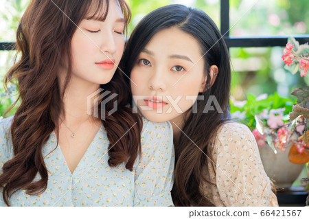 Women, couple, lifestyle 66421567