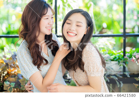 Women, couple, lifestyle 66421580