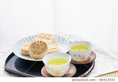 Japanese sweets also 66423933