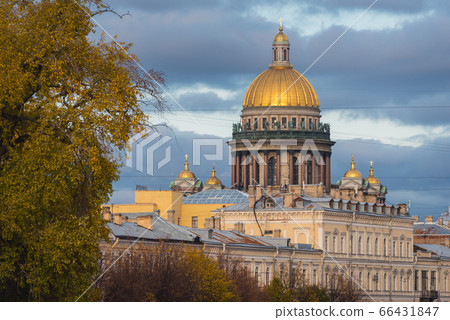 Saint Petersburg, Russia, 2019: famous St. Isaac's Cathedral in autumn. The cathedral is a top tourist attraction of the city. Saint Petersburg, Russia, 2019: famous St. Isaac's Cathedral in autumn. The cathedral is a top tourist attraction of the city. 66431847