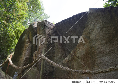 Koshikiwa of Koshikiiwa Shrine in Nishinomiya City, Hyogo Prefecture 66432069