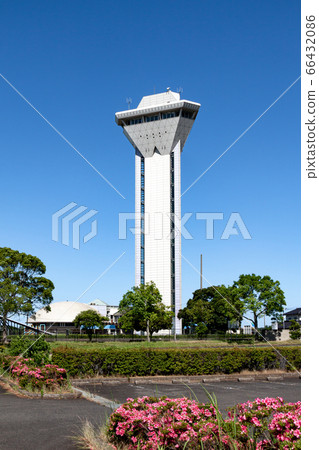Tower of the rainbow towering against the blue sky [Kasumigaura Fureai Land] 66432086
