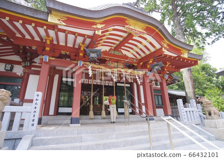 Koshikiiwa Shrine in Nishinomiya City, Hyogo Prefecture 66432101