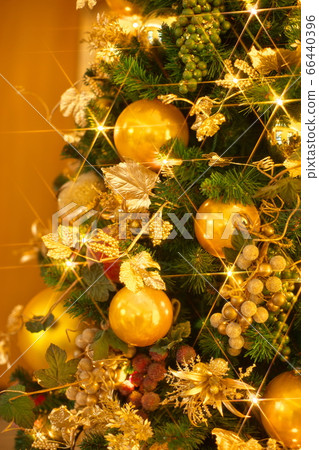 A chic Christmas tree A chic Christmas tree 66440396