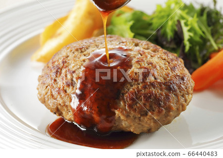 漢堡牛排(牛肉和豬肉混合) 漢堡牛排(牛肉和豬肉混合) 66440483