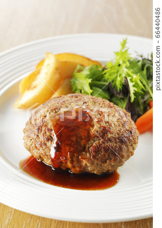 漢堡牛排（牛肉和豬肉混合） 66440486
