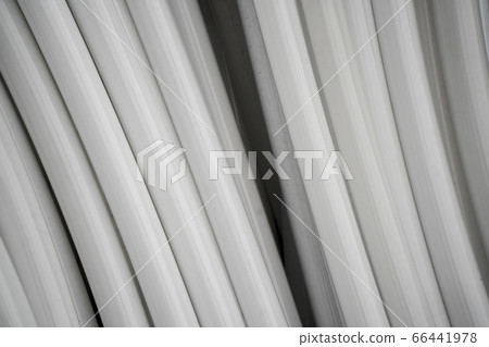 A large amount of fluorescent lamps containing mercury are discarded as garbage 66441978