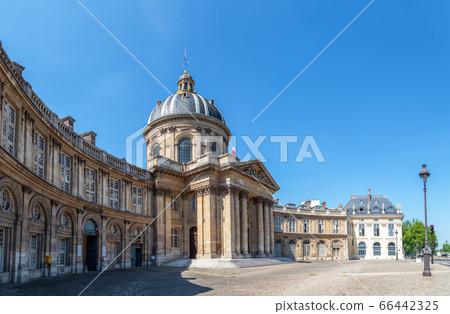 Institut de France facade - Paris, France Institut de France facade - Paris, France 66442325