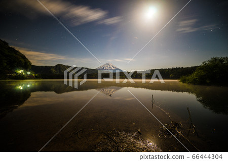 富士山和湖 66444304